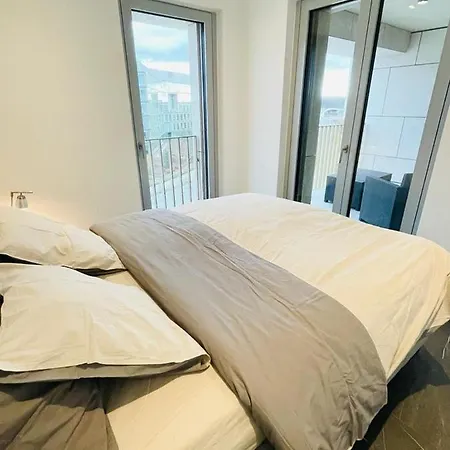 아파트 New And Luxury Flat With Parking In Center. Terrace *
